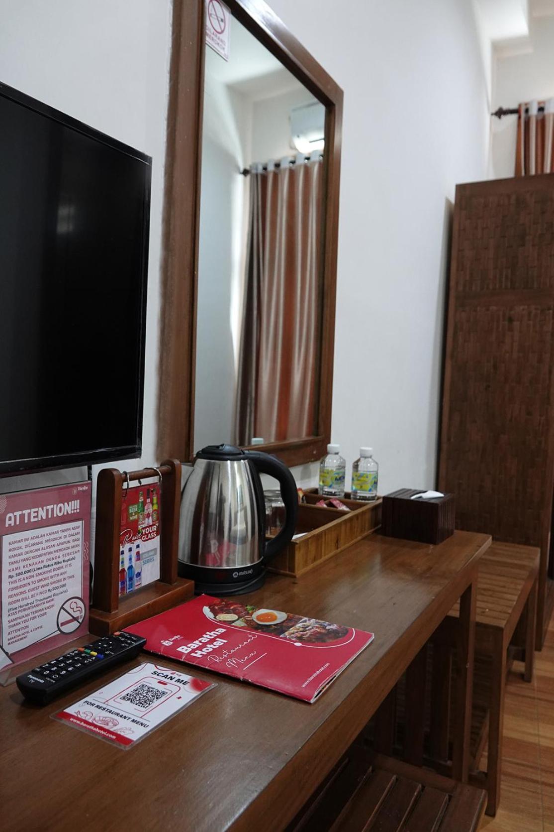 Baratha Hotel & Resto Бондовосо Экстерьер фото