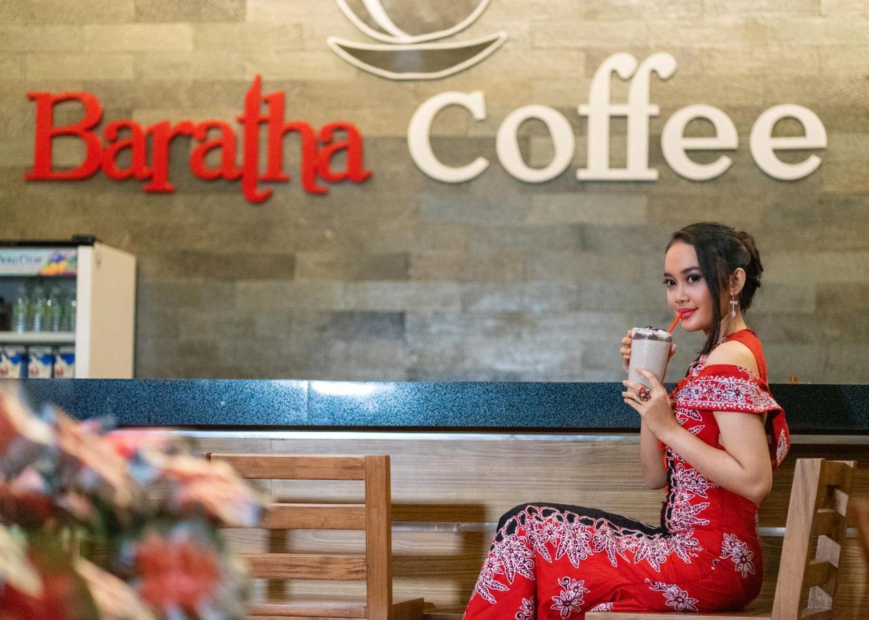 Baratha Hotel & Resto Бондовосо Экстерьер фото