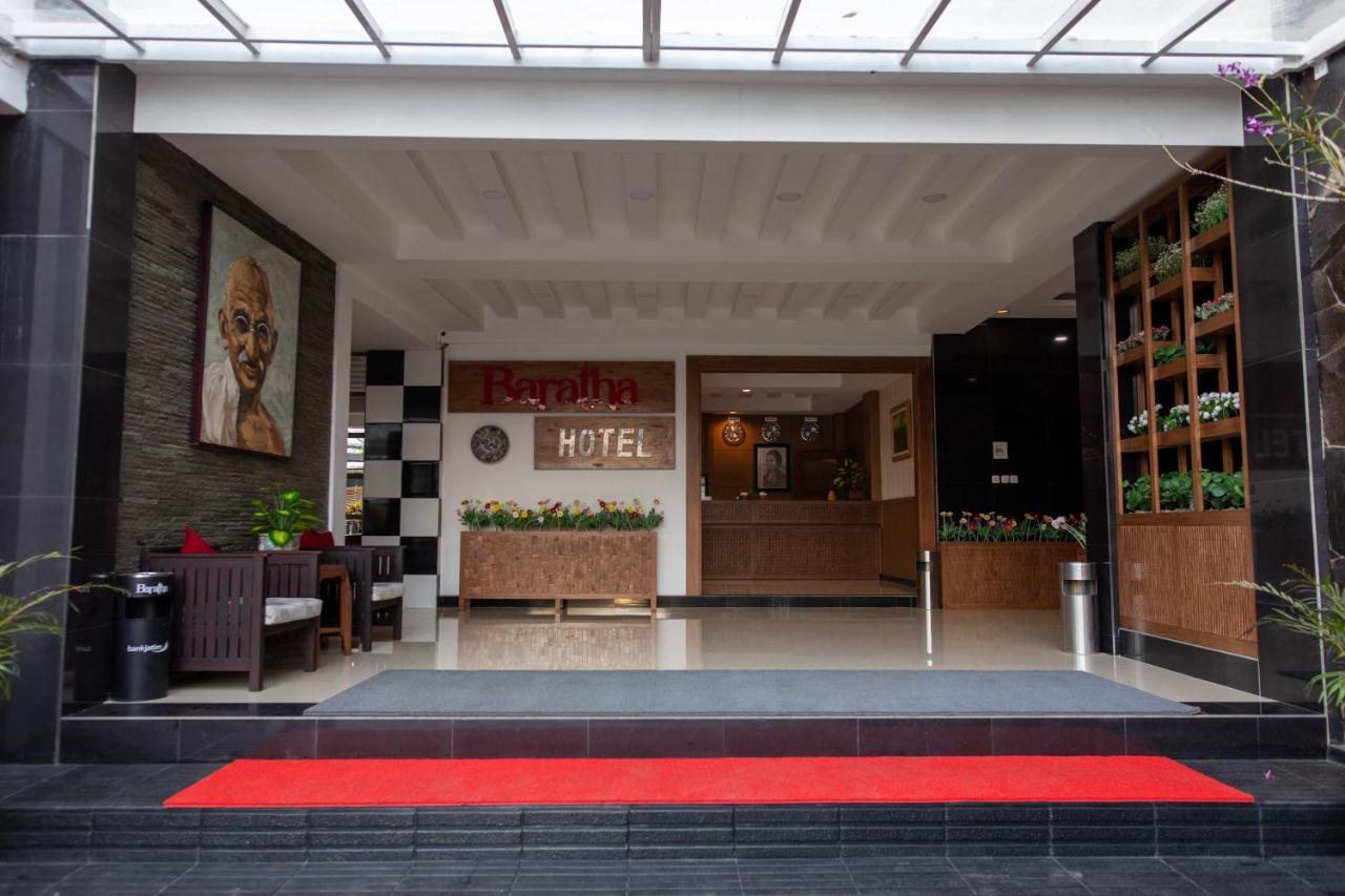Baratha Hotel & Resto Бондовосо Экстерьер фото